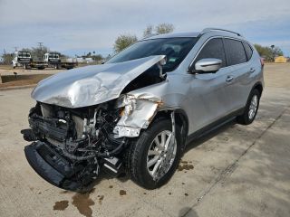 2017 Nissan Rogue SV - Exterior Front Left Corner Image